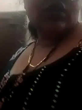 Snapshot of seemi_bhabhi chatting on 01-28-25, 12:47 seemi bhabhi online show from 01-28-25, 12:47