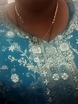 Snapshot of seemi_bhabhi chatting on 02-14-25, 06:56 seemi bhabhi online show from 02-14-25, 06:56