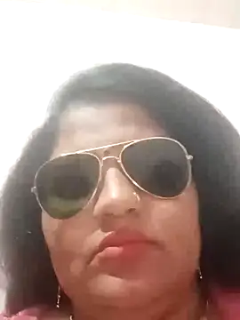 Snapshot of seemi_bhabhi chatting on 03-08-25, 04:39 seemi bhabhi online show from 03-08-25, 04:39