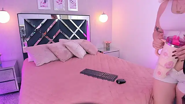 Snapshot of ibella7 chatting on 01-07-26, 07:38 ibella7 online show from 01-07-26, 07:38