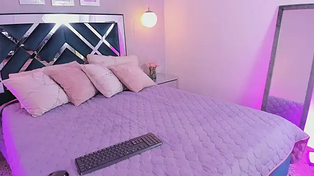 Snapshot of ibella7 chatting on 01-17-26, 07:39 ibella7 online show from 01-17-26, 07:39