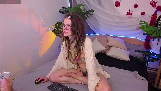 Snapshot of Rin_Skylar chatting on 12-20-25, 07:59 Rin Skylar online show from 12-20-25, 07:59