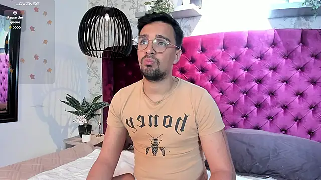 Edward max online show from 02-17-26, 03:47