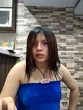 Snapshot of Elsa_sweet chatting on 07-17-26, 02:18 Elsa sweet online show from 07-17-26, 02:18