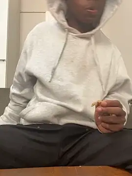 Snapshot of Mischevous_T69 chatting on 10-03-25, 08:11 Mischevous T69 online show from 10-03-25, 08:11