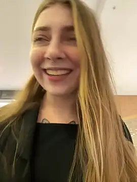 Sunny   Bunny online show from 12-19-25, 12:12