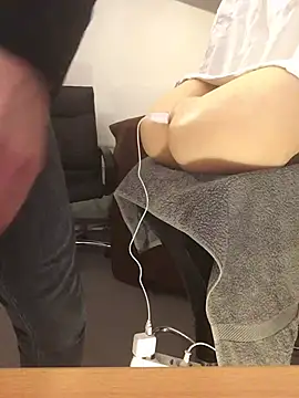 Snapshot of Inseminator69 chatting on 01-19-25, 01:33 Inseminator69 online show from 01-19-25, 01:33