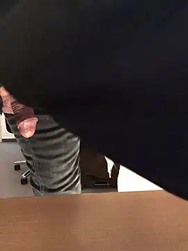 Snapshot of Inseminator69 chatting on 02-25-25, 12:55 Inseminator69 online show from 02-25-25, 12:55