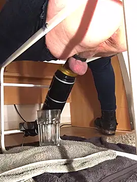 Snapshot of Inseminator69 chatting on 11-26-25, 06:36 Inseminator69 online show from 11-26-25, 06:36