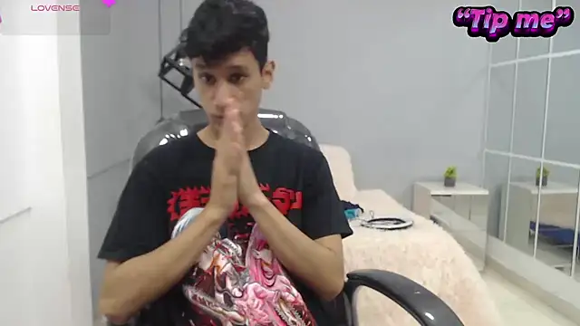 Snapshot of alan_ws chatting on 12-12-24, 12:22 alan ws online show from 12-12-24, 12:22