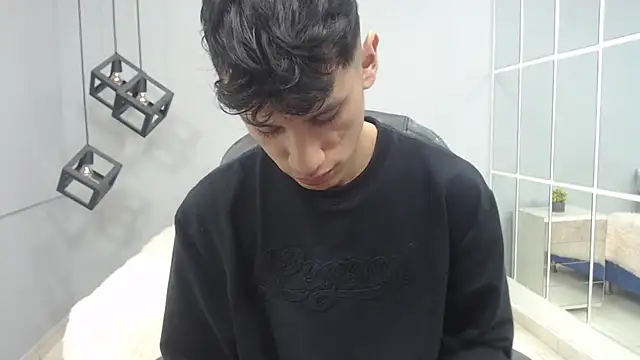 Snapshot of alan_ws chatting on 12-15-24, 10:26 alan ws online show from 12-15-24, 10:26