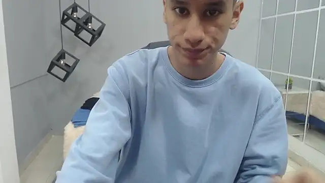 Snapshot of alan_ws chatting on 12-19-24, 12:23 alan ws online show from 12-19-24, 12:23