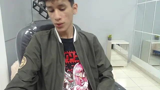 Snapshot of alan_ws chatting on 01-08-25, 12:26 alan ws online show from 01-08-25, 12:26