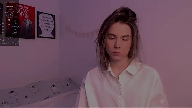 Snapshot of _ni_kiss chatting on 12-24-24, 10:49 ni kiss online show from 12-24-24, 10:49