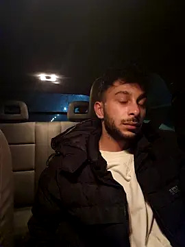 Snapshot of Iulianmarius12 chatting on 02-21-26, 09:05 Iulianmarius12 online show from 02-21-26, 09:05