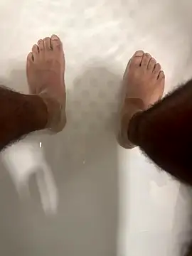 Snapshot of SensualG300 chatting on 11-16-25, 06:08 SensualG300 online show from 11-16-25, 06:08