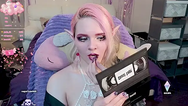 Snapshot of One_Moment_ chatting on 12-18-24, 04:09 One Moment online show from 12-18-24, 04:09