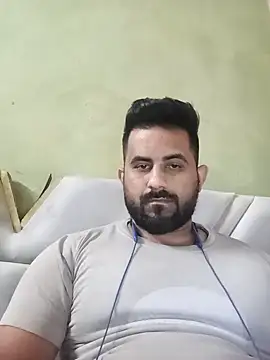 Snapshot of Vickymehra005 chatting on 01-12-25, 10:45 Vickymehra005 online show from 01-12-25, 10:45