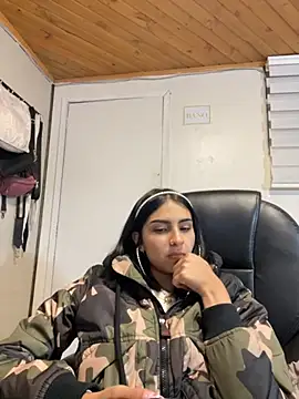 Hilary pinkk online show from 10-31-25, 02:12