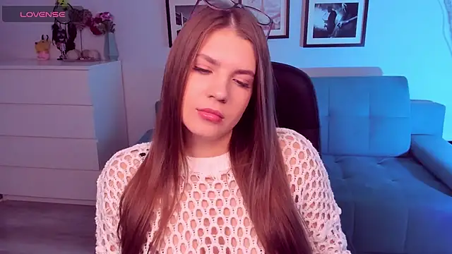 BellaSweetHeart online show from 10-30-25, 06:59