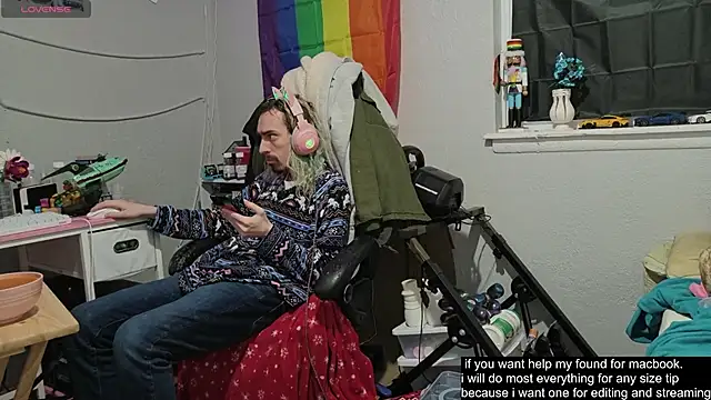 tallnerdyguy online show from 11-21-25, 03:38