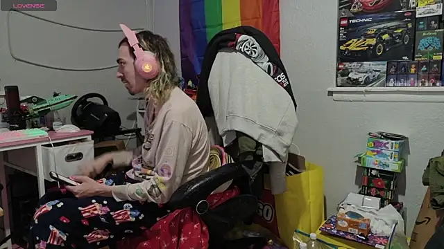 tallnerdyguy online show from 04-21-26, 02:26