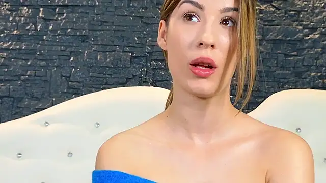 LaurynCopper online show from 12-30-24, 09:48