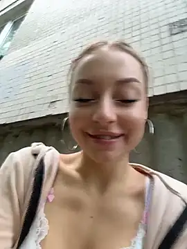 Snapshot of melissa_grr chatting on 05-17-26, 12:01 melissa grr online show from 05-17-26, 12:01
