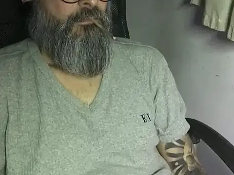 Snapshot of cabine103 chatting on 11-08-25, 02:34 cabine103 online show from 11-08-25, 02:34