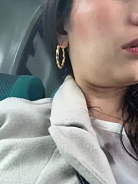 Snapshot of Alysson-- chatting on 03-20-26, 03:39 Alysson-- online show from 03-20-26, 03:39