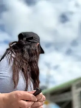 Snapshot of Alysson-- chatting on 03-31-26, 02:39 Alysson-- online show from 03-31-26, 02:39