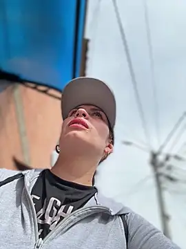 Snapshot of Alysson-- chatting on 04-08-26, 01:55 Alysson-- online show from 04-08-26, 01:55