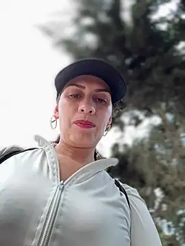 Snapshot of Alysson-- chatting on 04-11-26, 01:59 Alysson-- online show from 04-11-26, 01:59