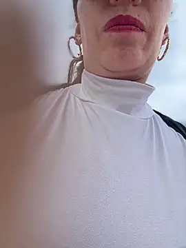 Snapshot of Alysson-- chatting on 04-13-26, 02:11 Alysson-- online show from 04-13-26, 02:11