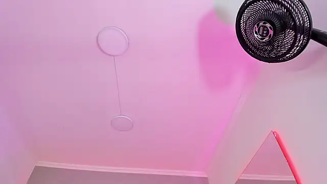 Snapshot of AmberiniHoffman chatting on 03-12-25, 06:00 AmberiniHoffman online show from 03-12-25, 06:00