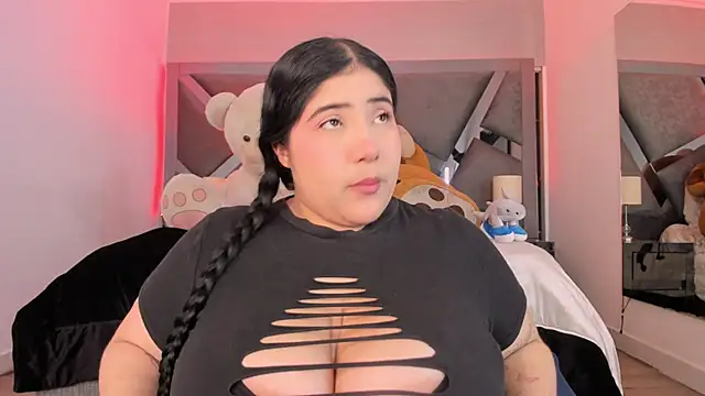 Snapshot of AmberiniHoffman chatting on 10-12-25, 11:53 AmberiniHoffman online show from 10-12-25, 11:53