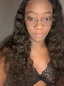 Khenta Michells online show from 11-17-25, 11:05