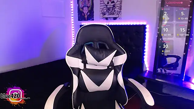 Skyler  blue4 online show from 10-19-25, 08:53