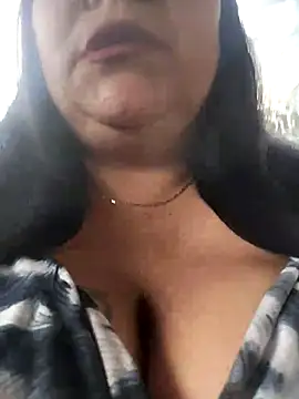 sara pineros online show from 03-04-25, 03:48