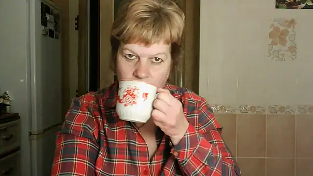 Snapshot of Ettie_Tonia chatting on 03-04-25, 06:39 Ettie Tonia online show from 03-04-25, 06:39