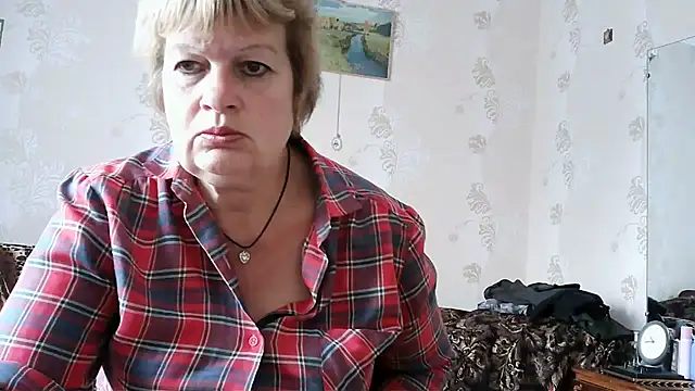 Snapshot of Ettie_Tonia chatting on 10-14-25, 07:42 Ettie Tonia online show from 10-14-25, 07:42