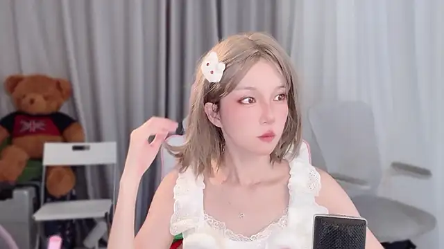 Snapshot of AnAn-520 chatting on 04-07-26, 02:45 AnAn-520 online show from 04-07-26, 02:45