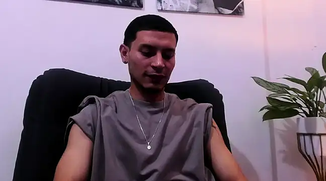 Snapshot of CruzVega chatting on 02-03-25, 12:15 CruzVega online show from 02-03-25, 12:15