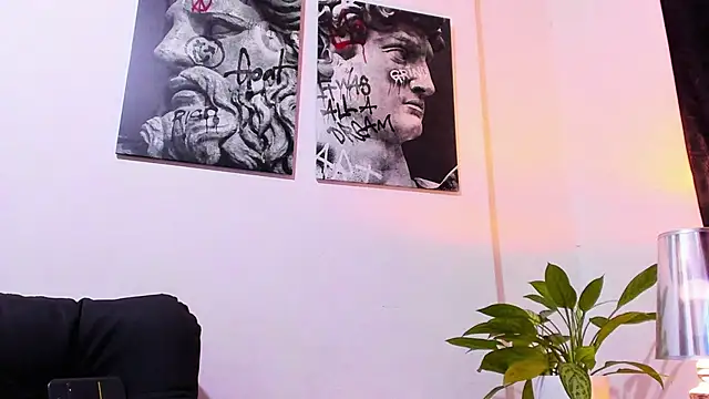 Snapshot of CruzVega chatting on 10-05-25, 12:42 CruzVega online show from 10-05-25, 12:42