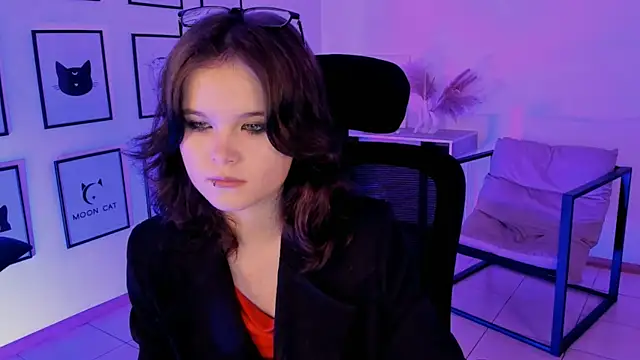 Snapshot of Elainebeness chatting on 12-13-24, 06:27 Elainebeness online show from 12-13-24, 06:27