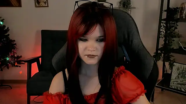 Snapshot of Elainebeness chatting on 12-29-24, 01:24 Elainebeness online show from 12-29-24, 01:24