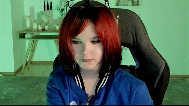 Snapshot of Elainebeness chatting on 01-12-25, 07:53 Elainebeness online show from 01-12-25, 07:53