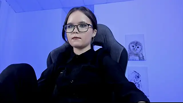 Snapshot of Elainebeness chatting on 01-14-25, 07:53 Elainebeness online show from 01-14-25, 07:53