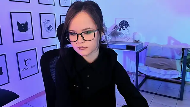 Snapshot of Elainebeness chatting on 02-05-25, 11:39 Elainebeness online show from 02-05-25, 11:39