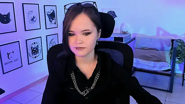 Snapshot of Elainebeness chatting on 02-06-25, 02:55 Elainebeness online show from 02-06-25, 02:55